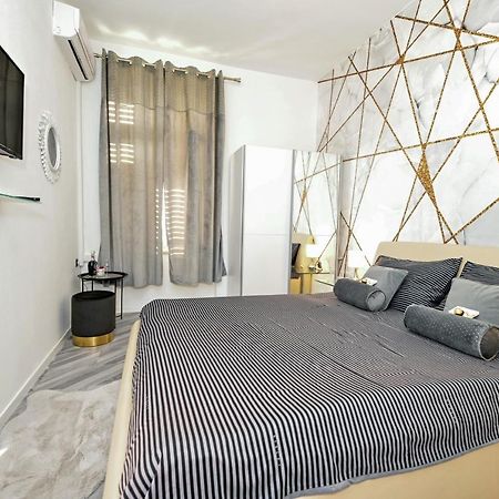 Luxury Apartment Laura 扎达尔 外观 照片