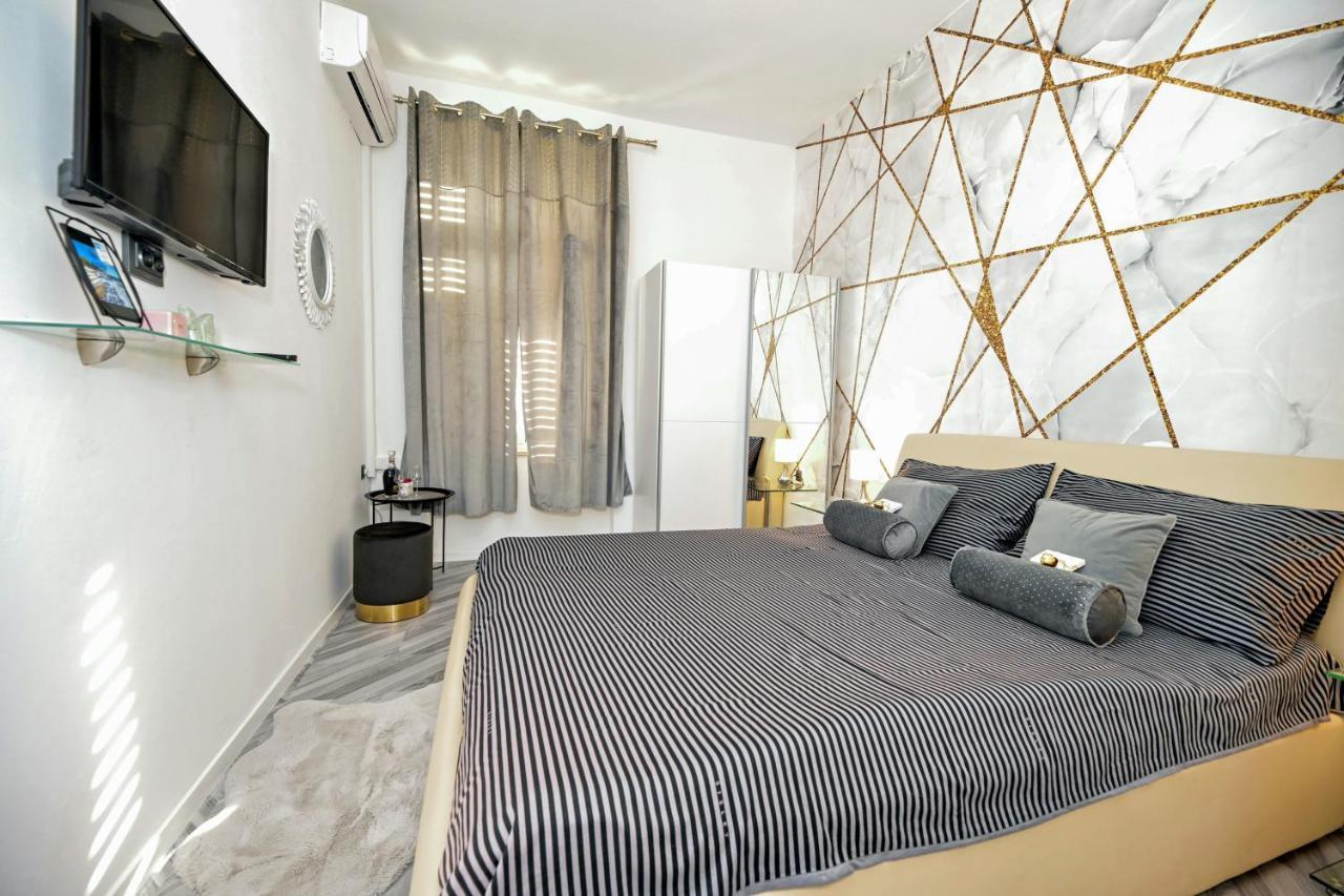 Luxury Apartment Laura 扎达尔 外观 照片