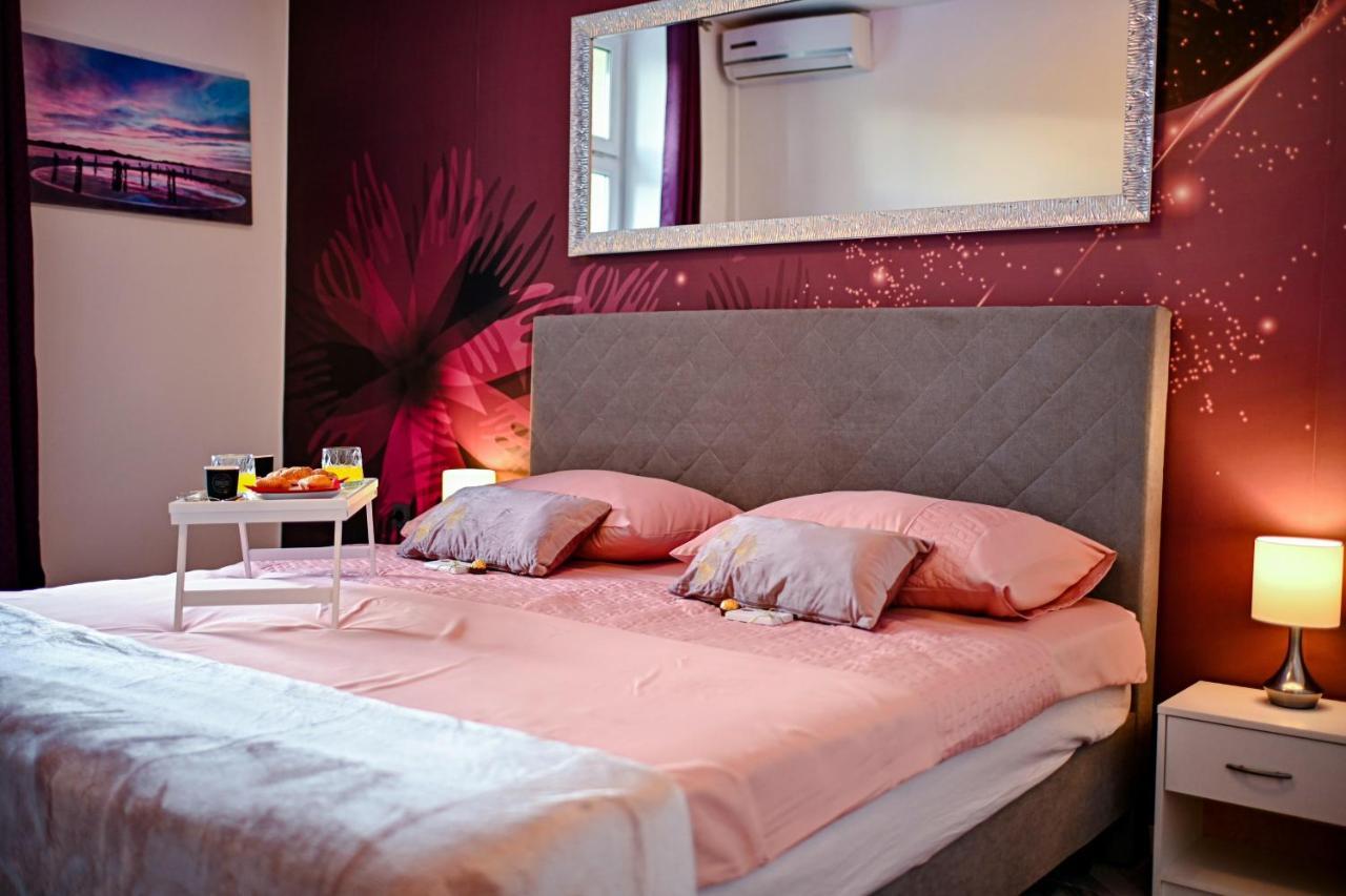 Luxury Apartment Laura 扎达尔 外观 照片