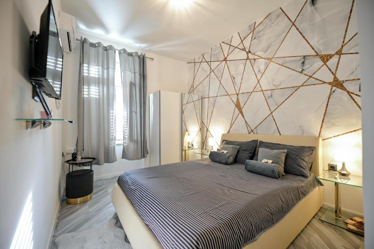 Luxury Apartment Laura 扎达尔 外观 照片