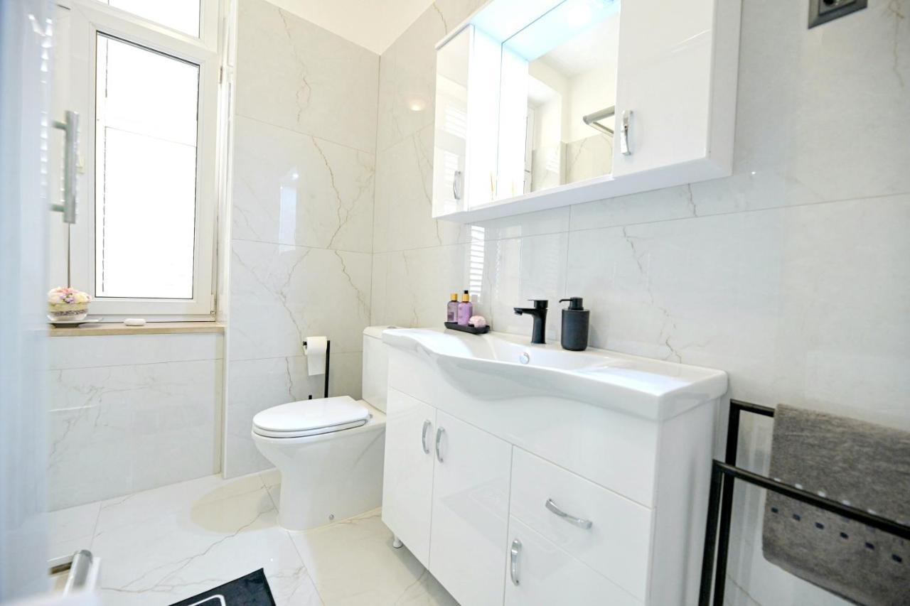Luxury Apartment Laura 扎达尔 外观 照片