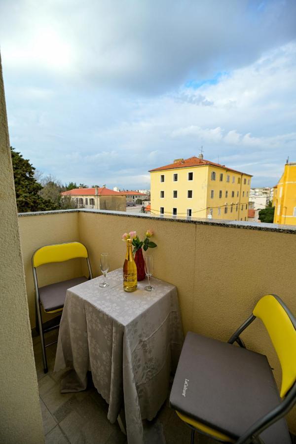 Luxury Apartment Laura 扎达尔 外观 照片